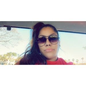 Meet your Posher, Whitney